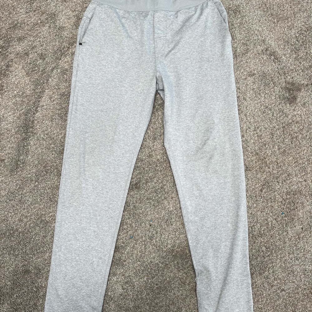 Men’s Vuori sweatpants size L